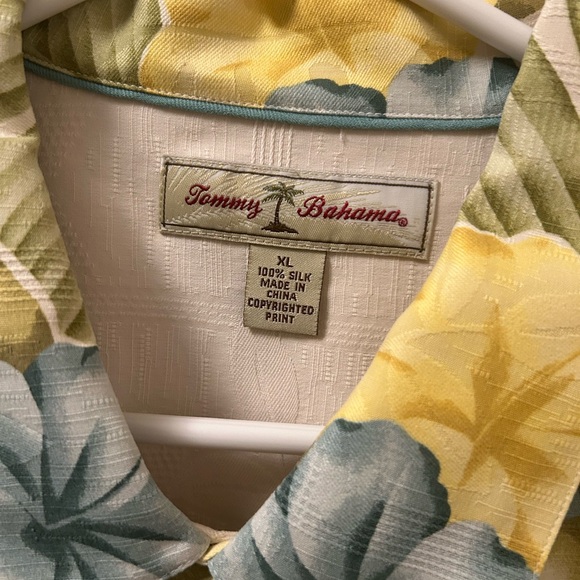 Tommy Bahama button-down casual shirt Size:XL - Picture 3 of 4